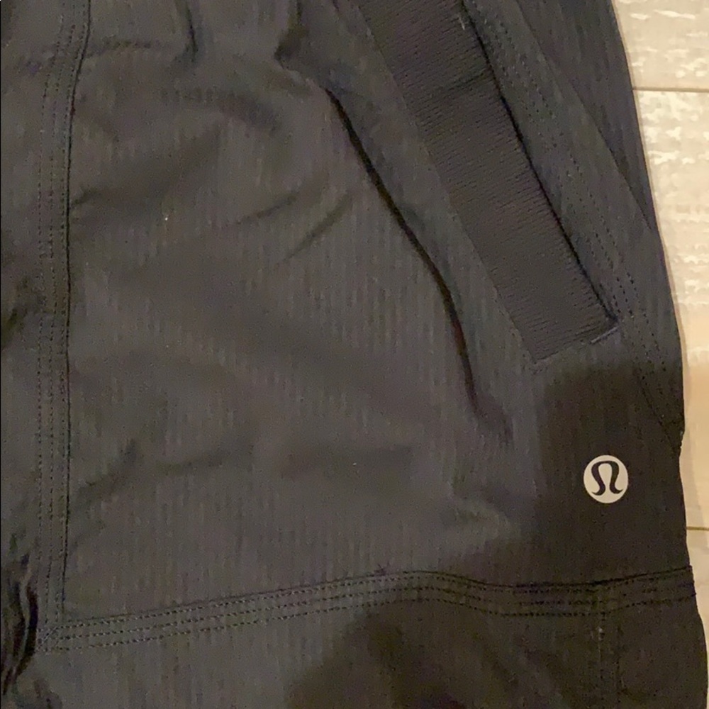 Lululemon Size 4 Crop Draw String - image 2